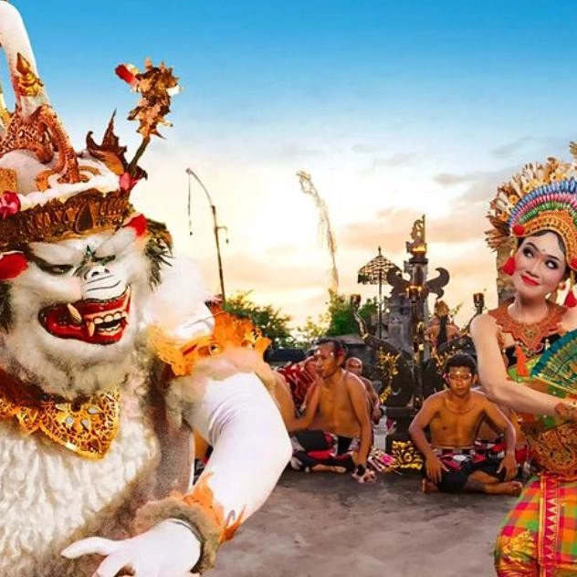 Uluwatu Temple and Kecak Day Tour