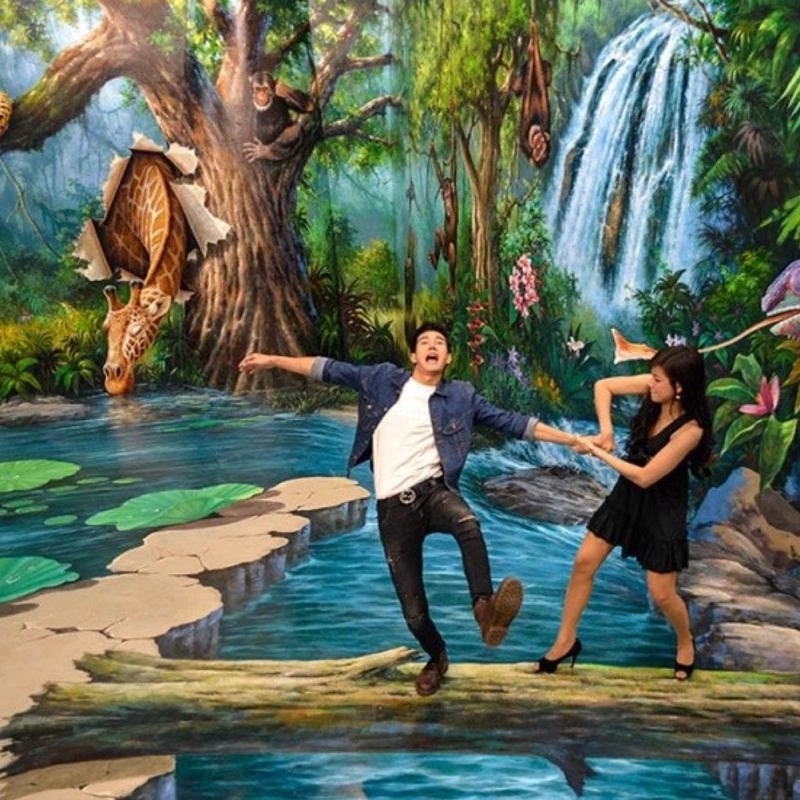 Art in Paradise