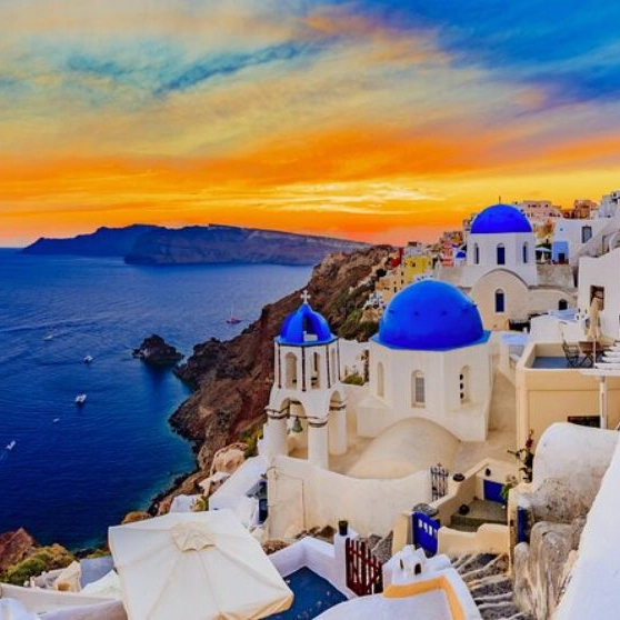 Santorini Day Tour with Sunset in Oia