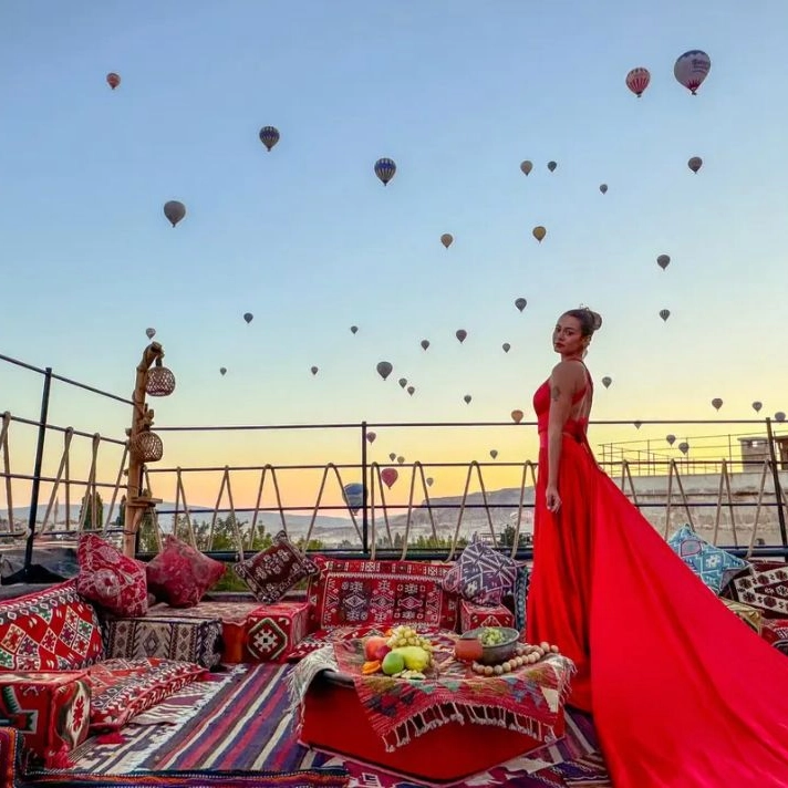 Rooftop Photoshoot with Hot Air Balloo ...