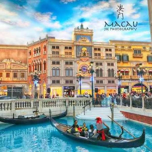 Gondola Ride at Th ...